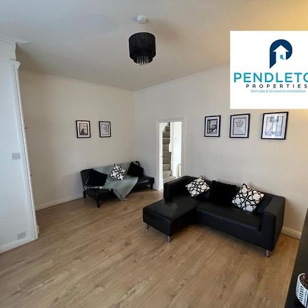 فيلا بريستونفي Modern 3 Bed House With Free Parking And Wi-Fi المظهر الخارجي الصورة