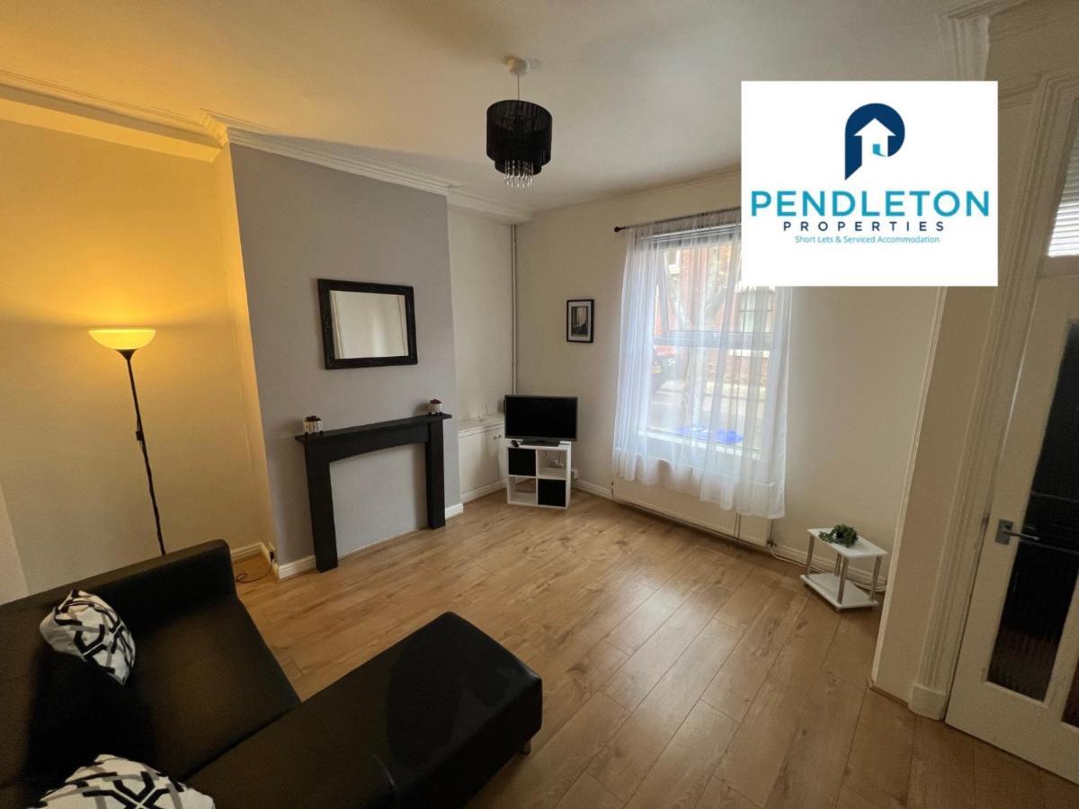 فيلا بريستونفي Modern 3 Bed House With Free Parking And Wi-Fi المظهر الخارجي الصورة