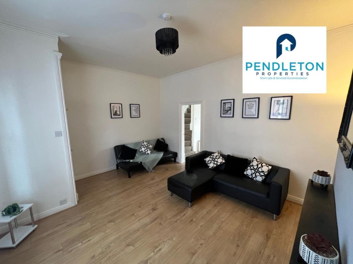 فيلا بريستونفي Modern 3 Bed House With Free Parking And Wi-Fi المظهر الخارجي الصورة